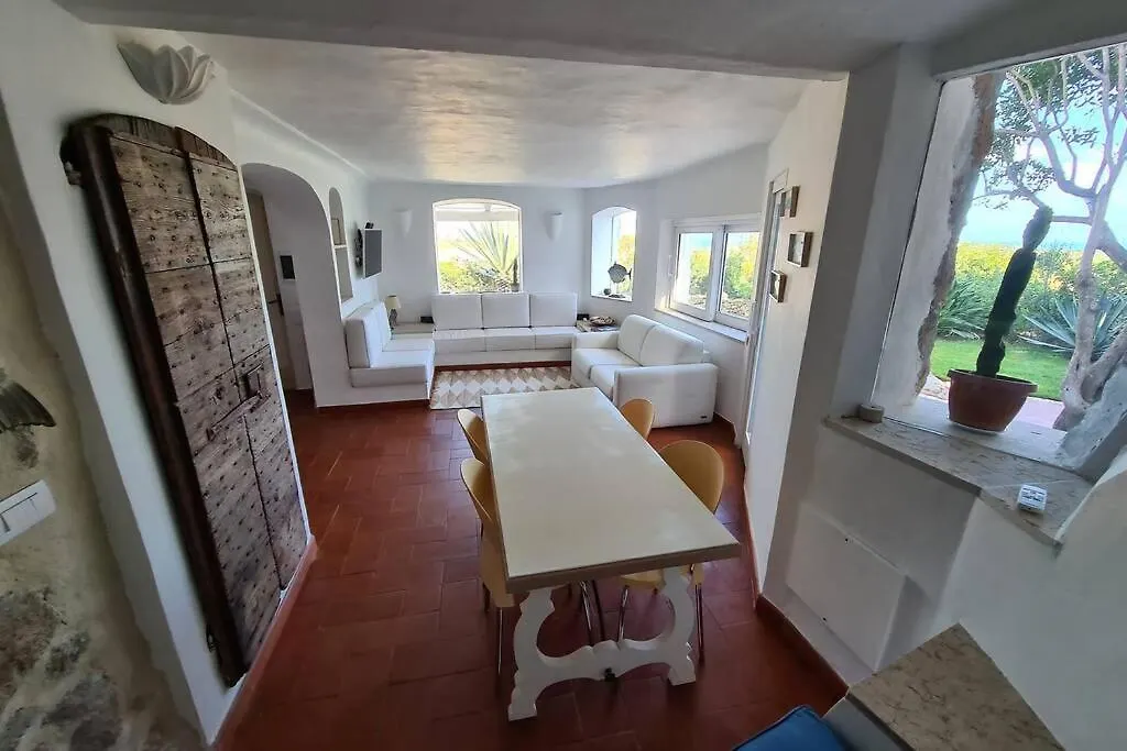הוילה לישה די ואקה Casa Mariu' ,Con Giardino Vista Mare 0*,  איטליה